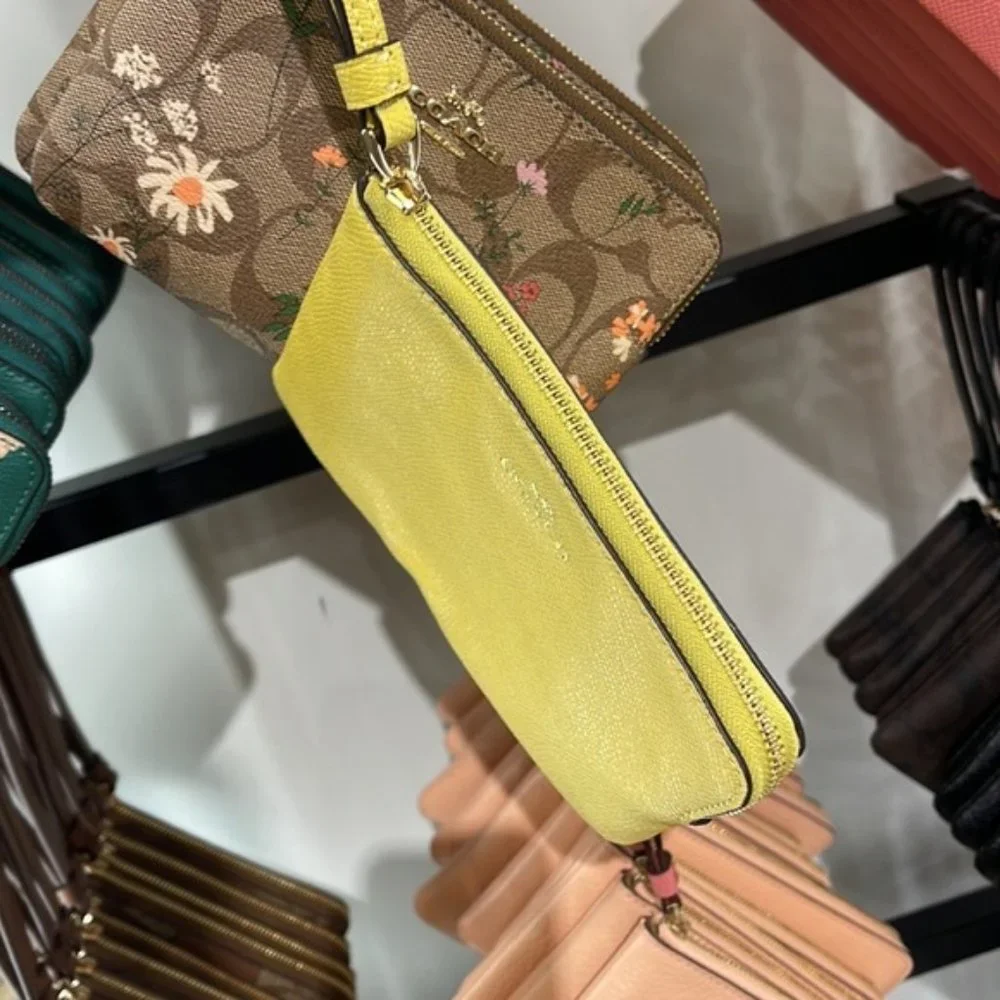 Coach Corner Zip Wristlet Gold / Retro Yellow Leather - Picture 5 of 8